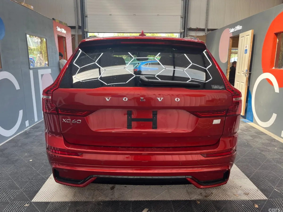 Volvo XC60 SUV, Petrol Plug-in Hybrid, 2024, Red
