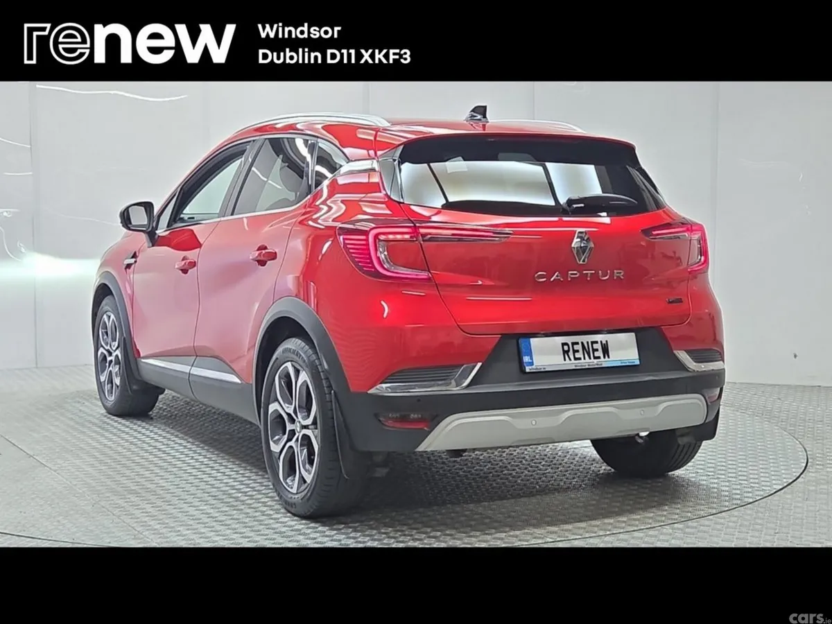 Renault Captur Hatchback, Petrol Hybrid, 2024, Red