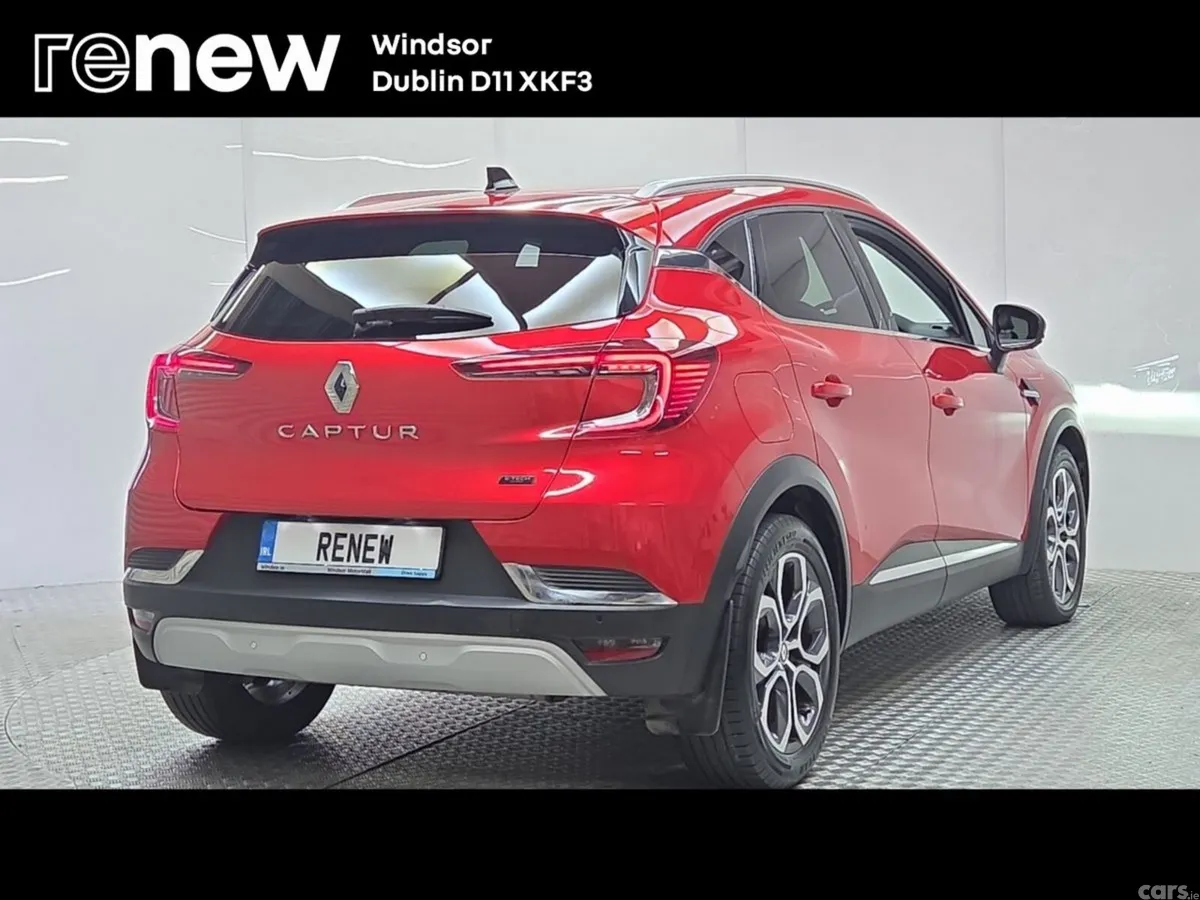Renault Captur Hatchback, Petrol Hybrid, 2024, Red