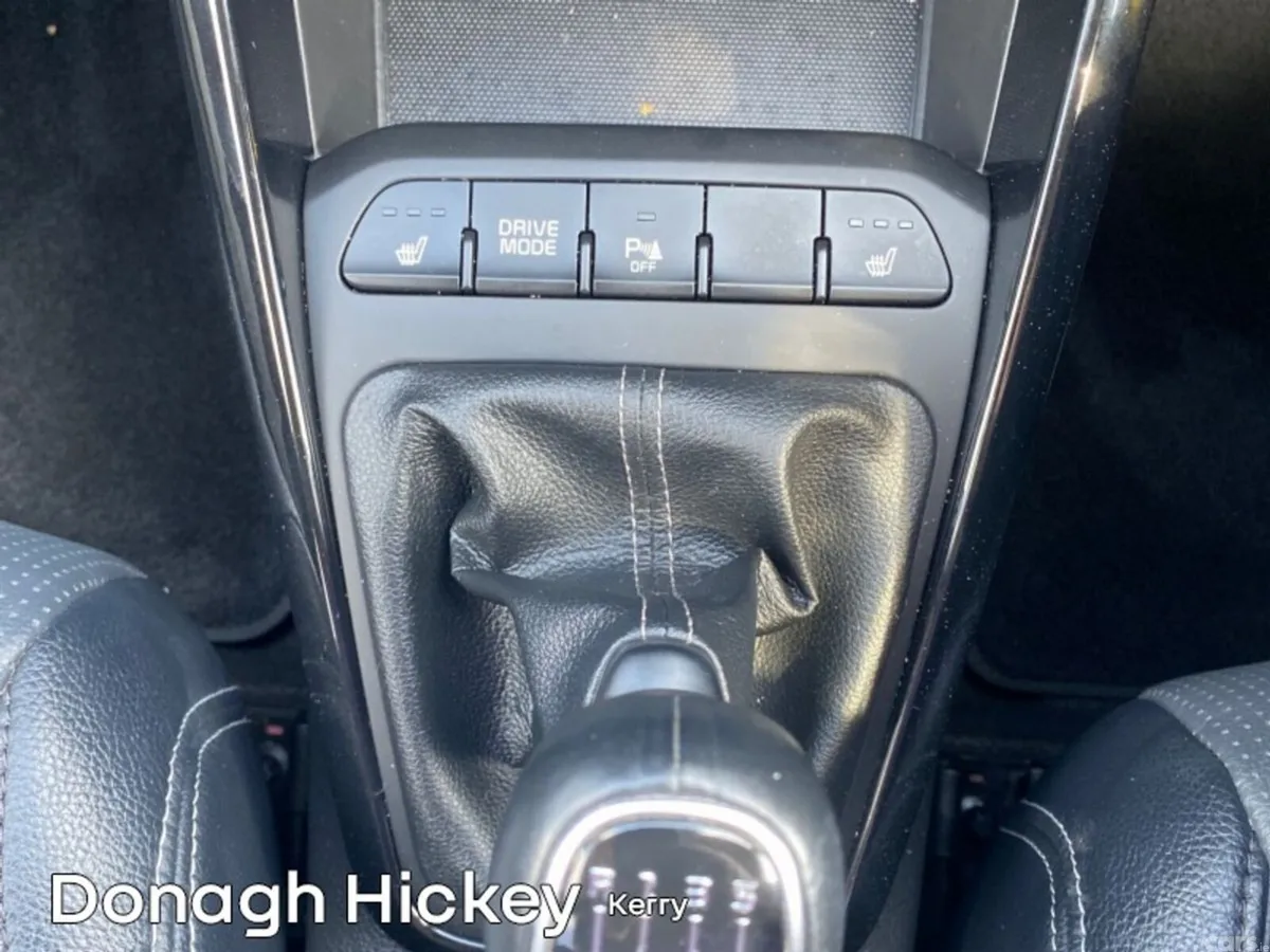 Kia Stonic SUV, Petrol, 2021, Red