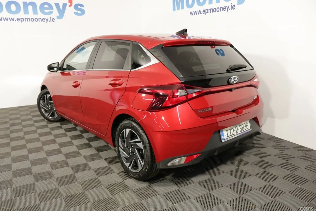 Hyundai i20 Hatchback, Petrol, 2022, Red