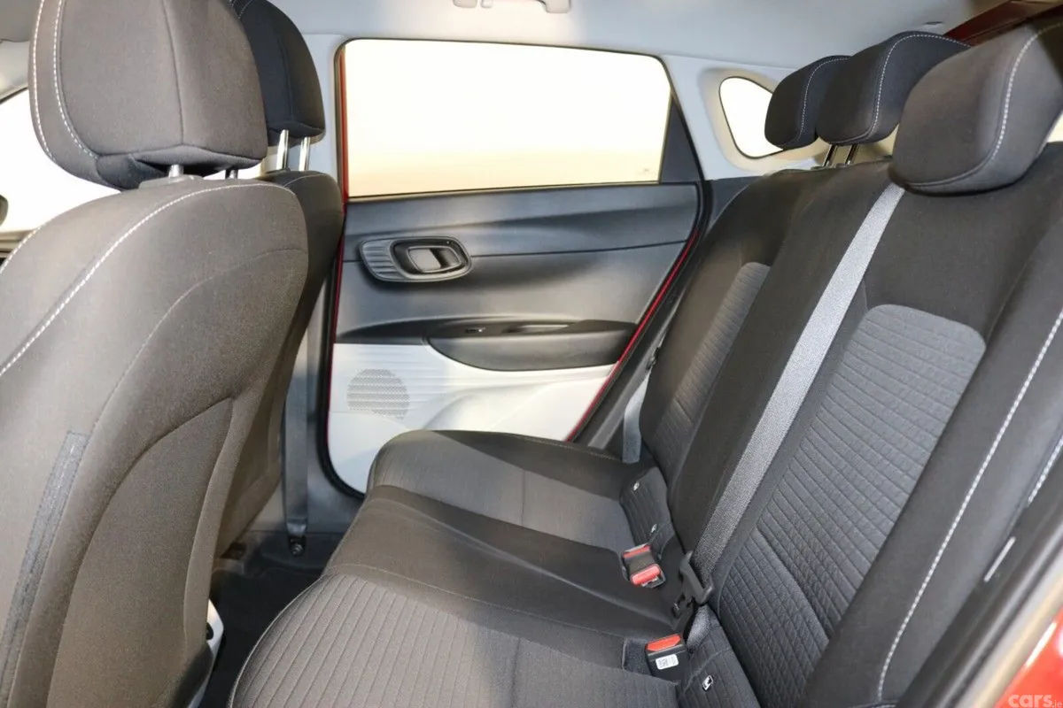 Hyundai i20 Hatchback, Petrol, 2022, Red