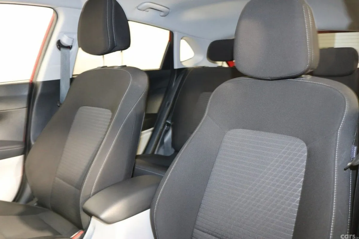 Hyundai i20 Hatchback, Petrol, 2022, Red