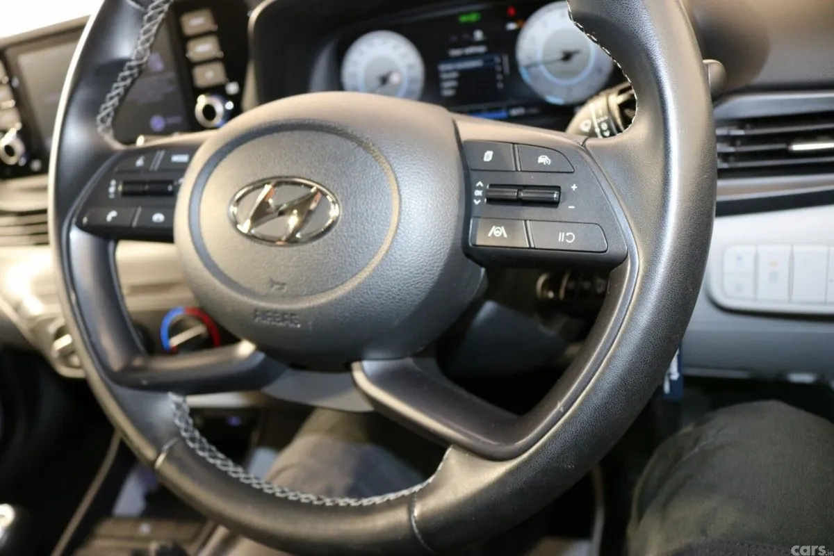 Hyundai i20 Hatchback, Petrol, 2022, Red