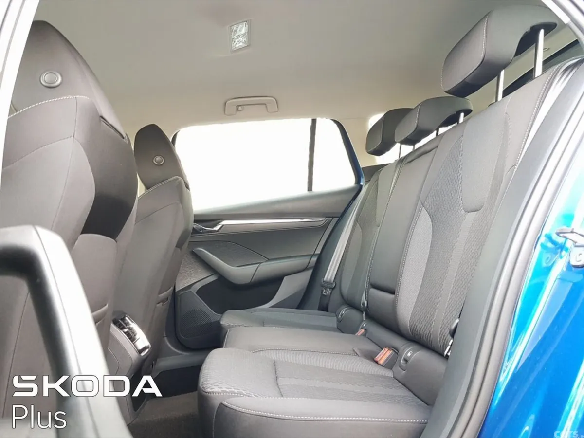 Skoda Octavia Estate, Petrol, 2023, Blue
