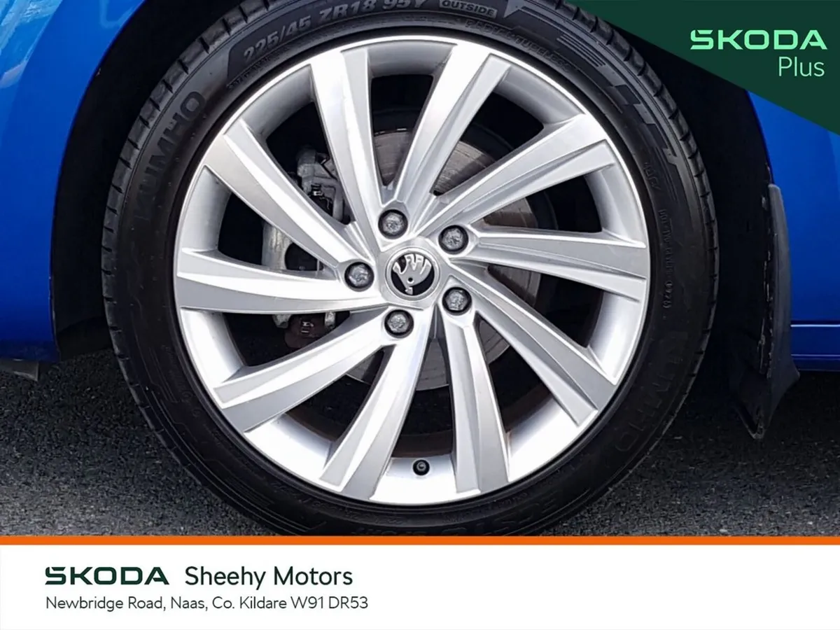 Skoda Octavia Estate, Petrol, 2023, Blue
