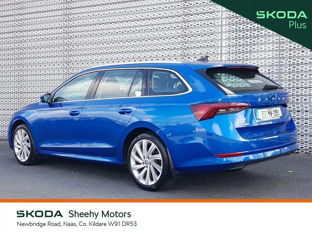 Skoda Octavia Estate, Petrol, 2023, Blue