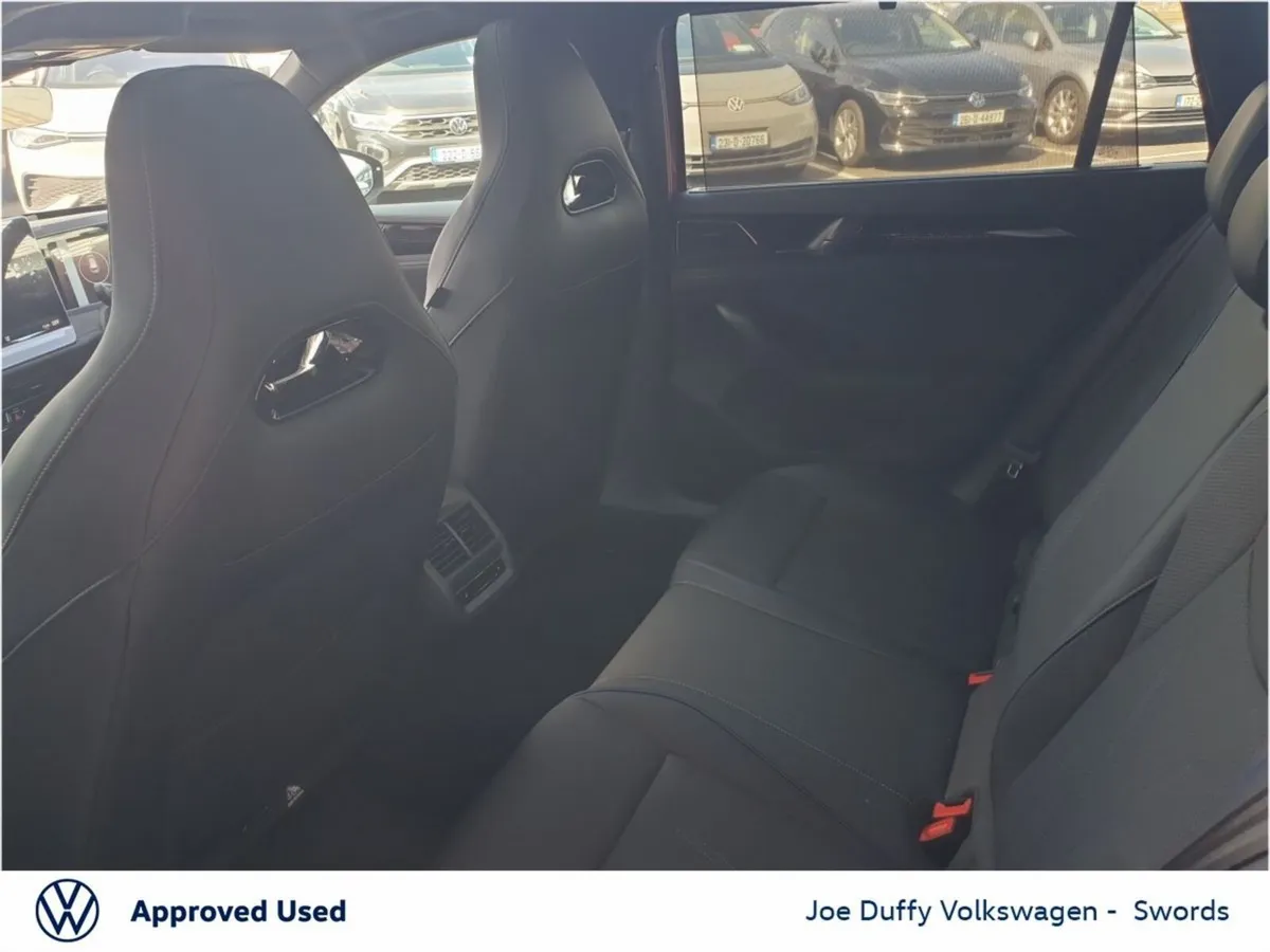 Volkswagen Passat Estate, Diesel, 2026, Red