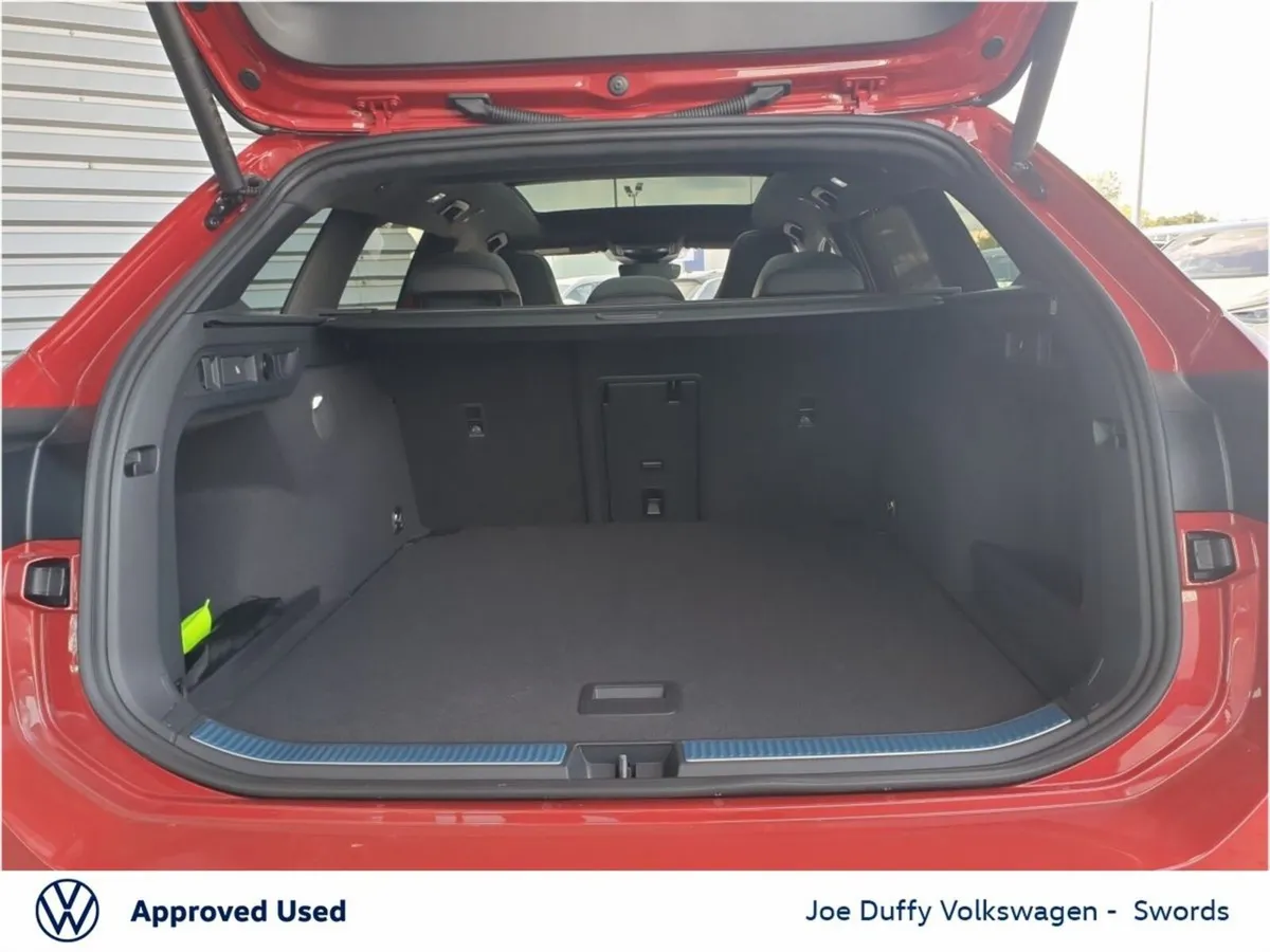 Volkswagen Passat Estate, Diesel, 2026, Red