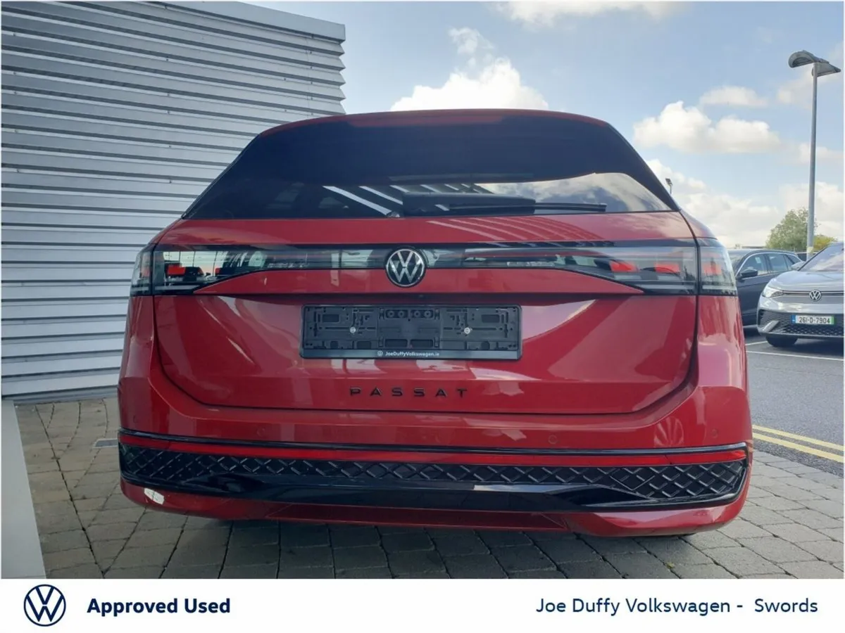Volkswagen Passat Estate, Diesel, 2026, Red