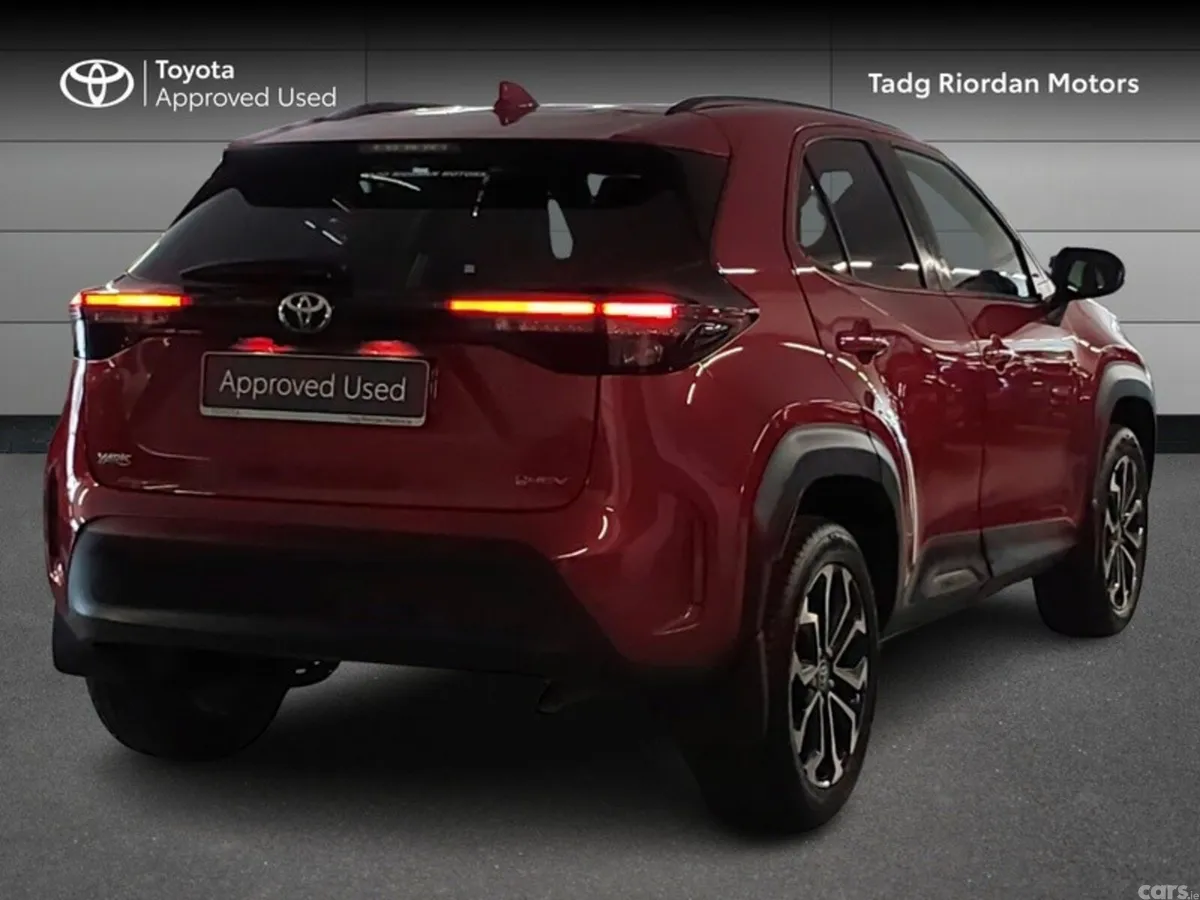 Toyota Yaris Cross Hatchback, Petrol Hybrid, 2024, Red