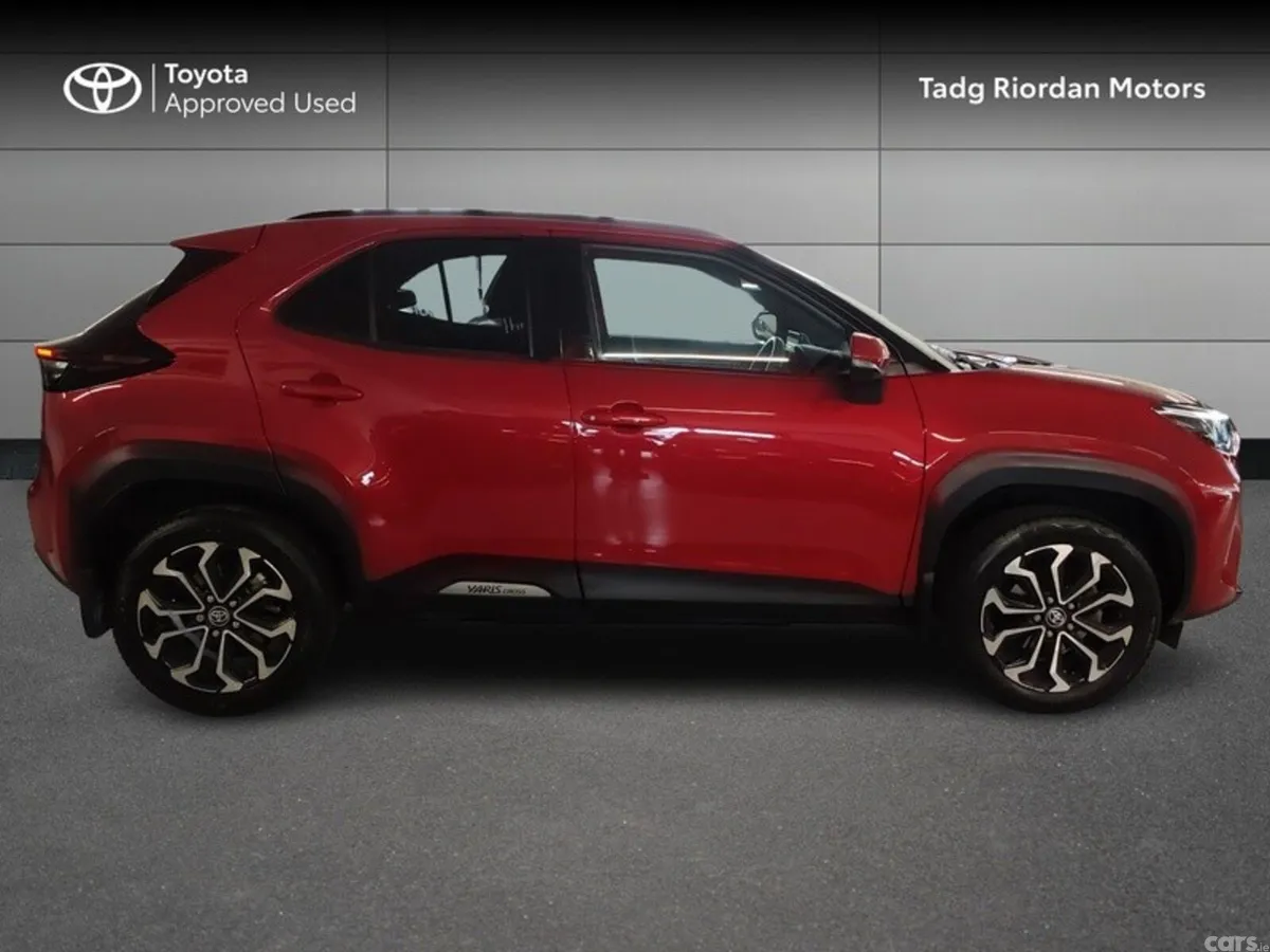 Toyota Yaris Cross Hatchback, Petrol Hybrid, 2024, Red
