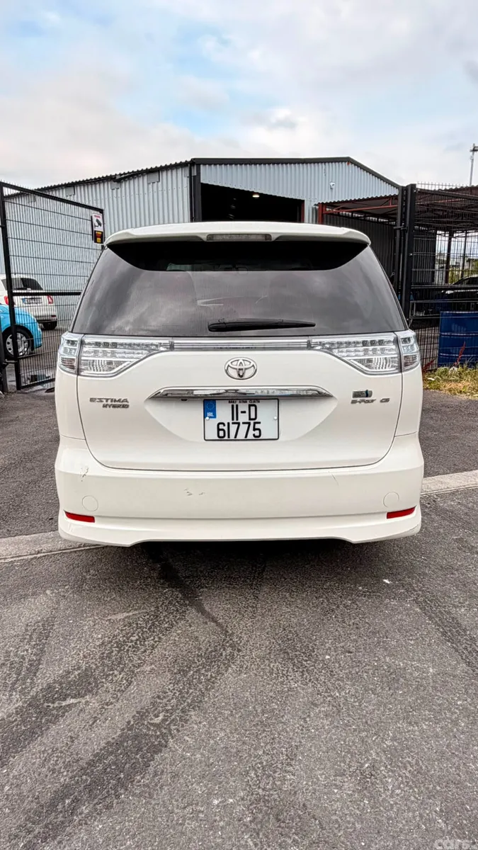 Toyota Estima MPV, Petrol Hybrid, 2011, White