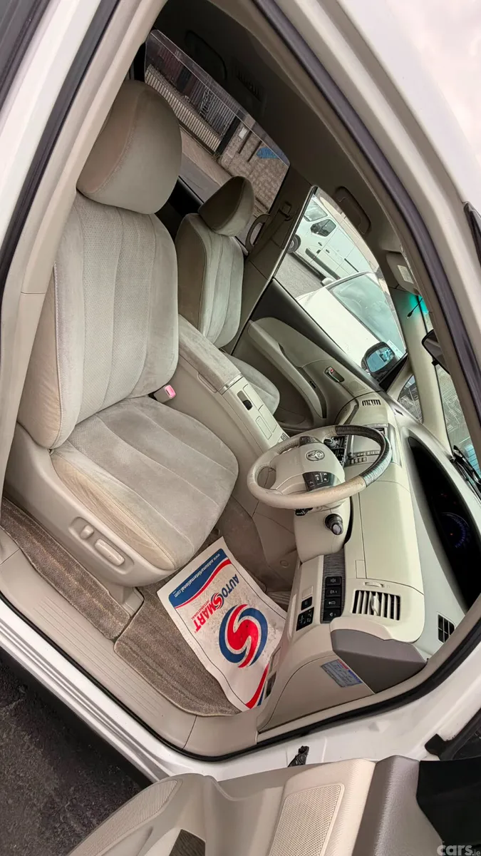 Toyota Estima MPV, Petrol Hybrid, 2011, White