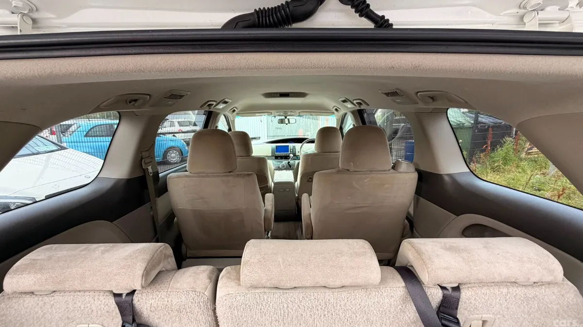 Toyota Estima MPV, Petrol Hybrid, 2011, White