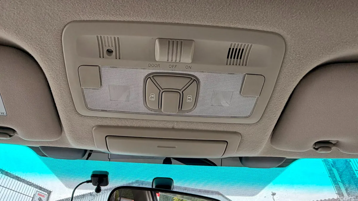 Toyota Estima MPV, Petrol Hybrid, 2011, White