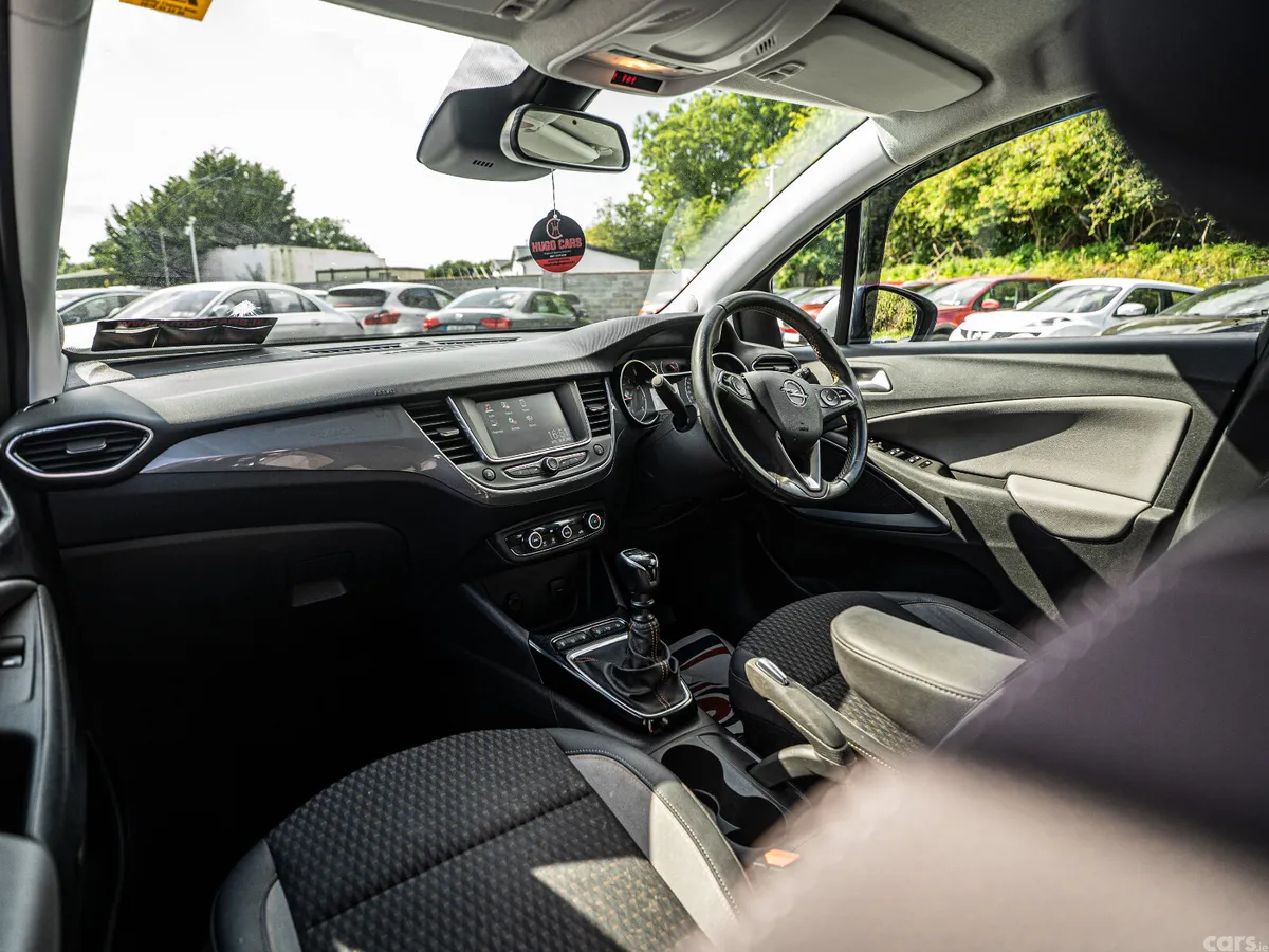 Opel Crossland X SUV, Diesel, 2021, Grey