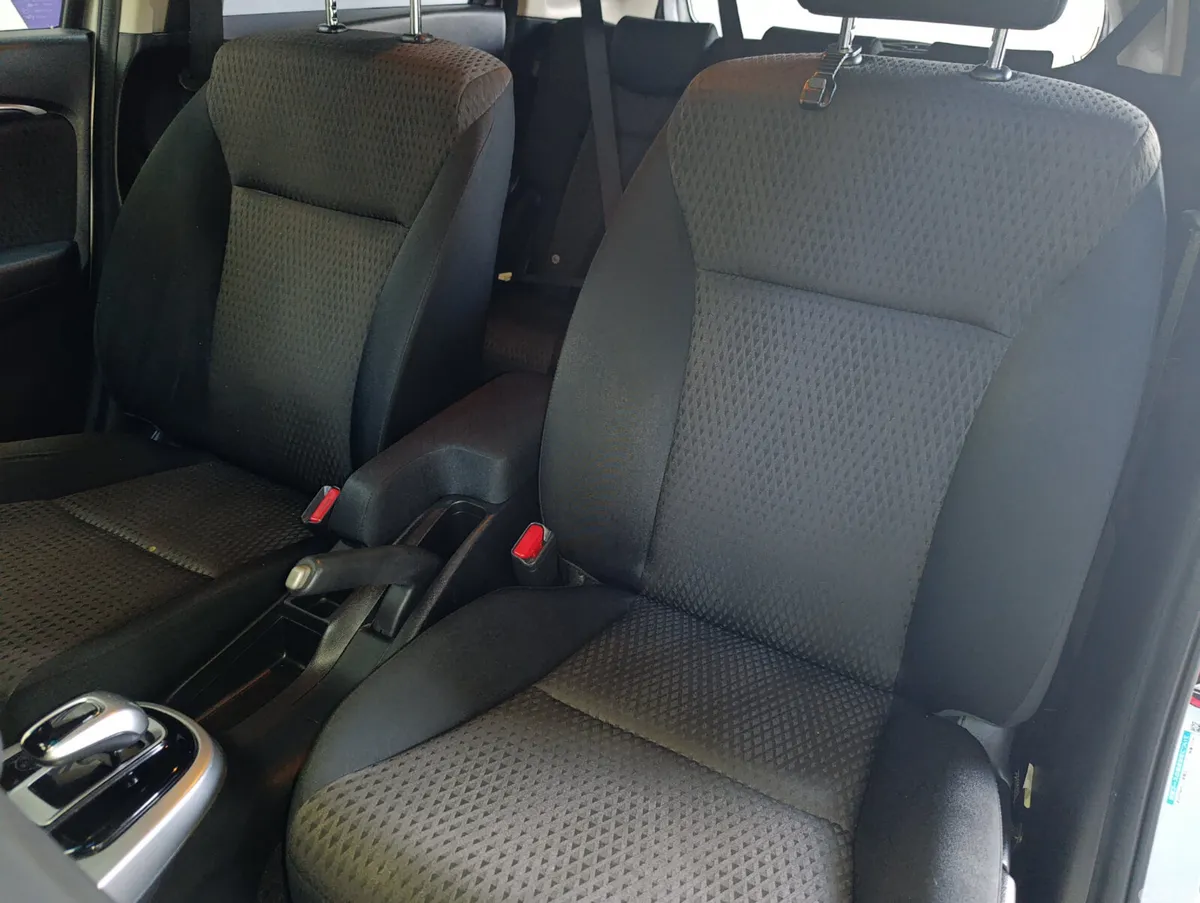 Honda Fit Hatchback, Petrol Hybrid, 2018, Silver