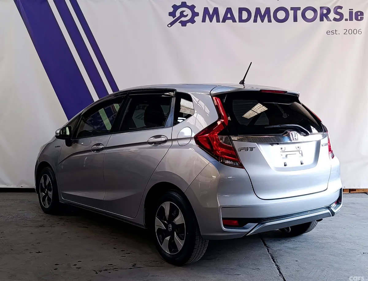 Honda Fit Hatchback, Petrol Hybrid, 2018, Silver