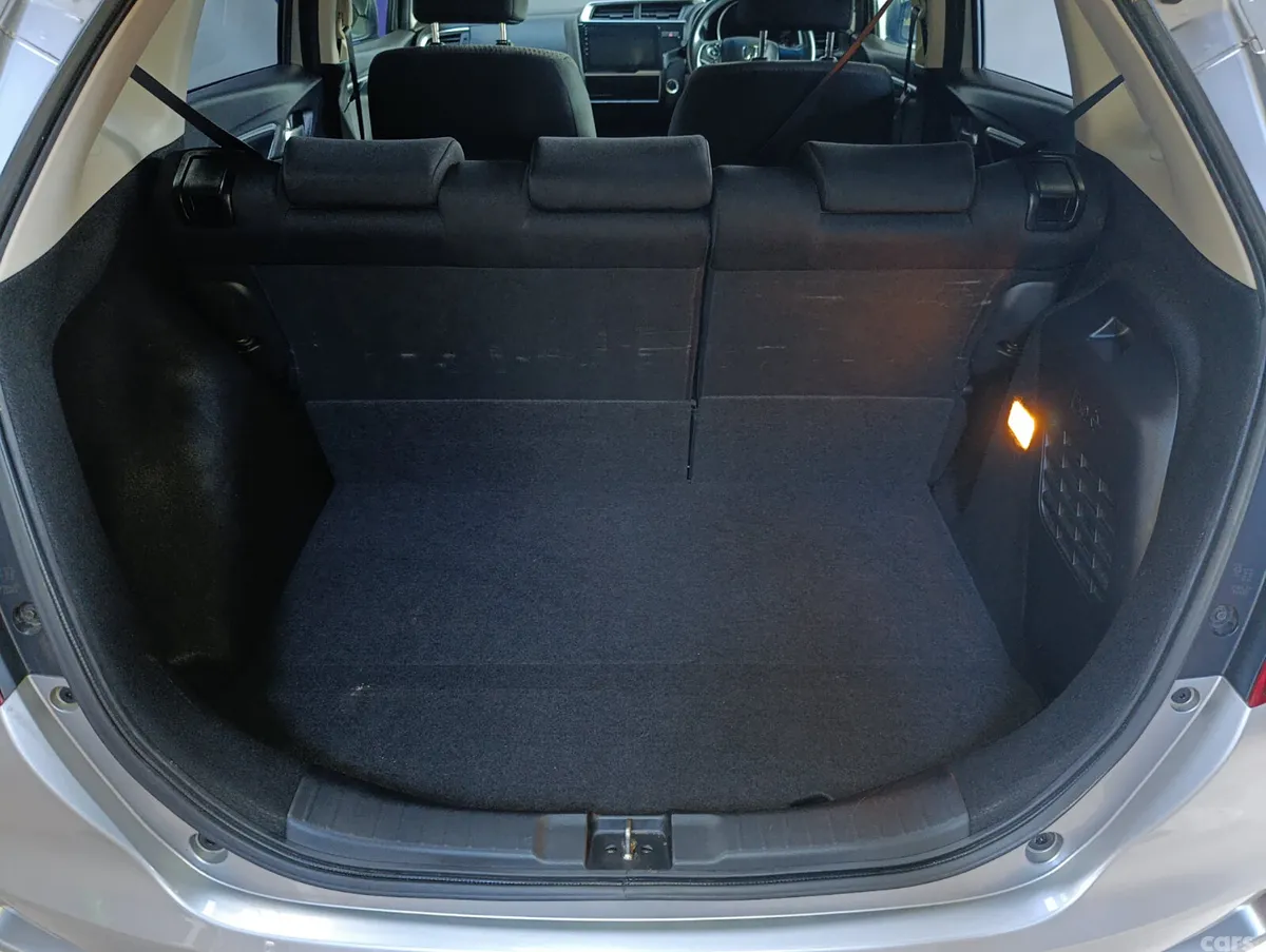 Honda Fit Hatchback, Petrol Hybrid, 2018, Silver