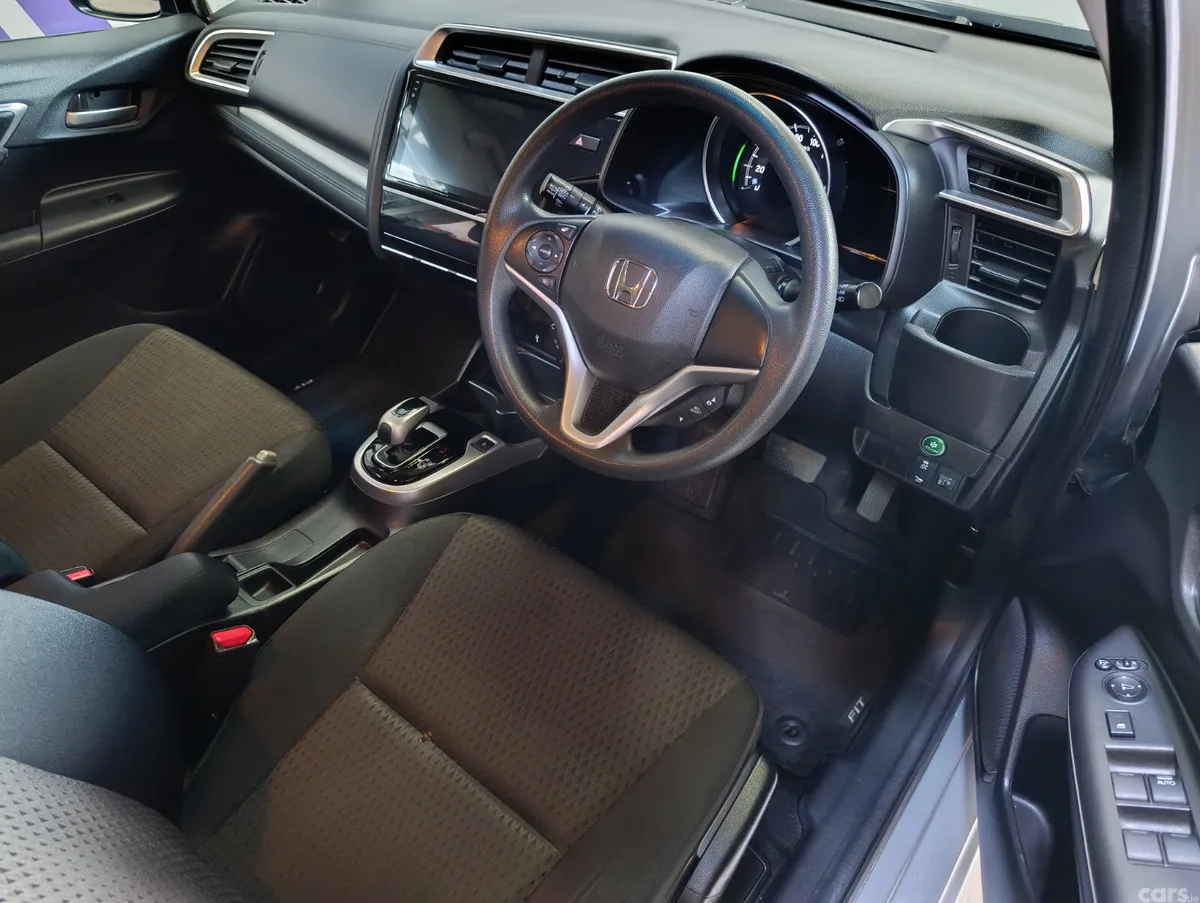 Honda Fit Hatchback, Petrol Hybrid, 2018, Silver