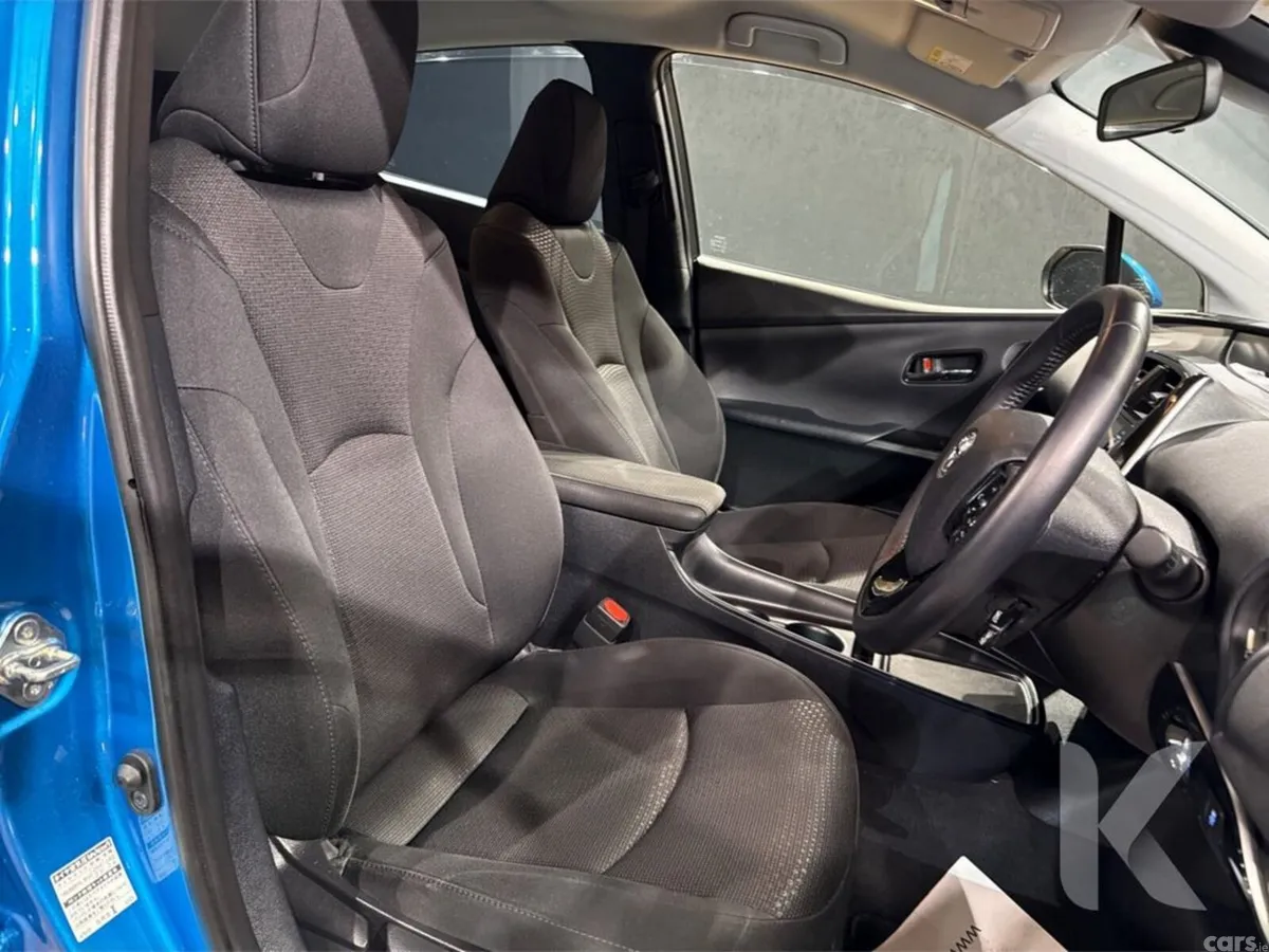 Toyota Prius Hatchback, Petrol Hybrid, 2022, Blue