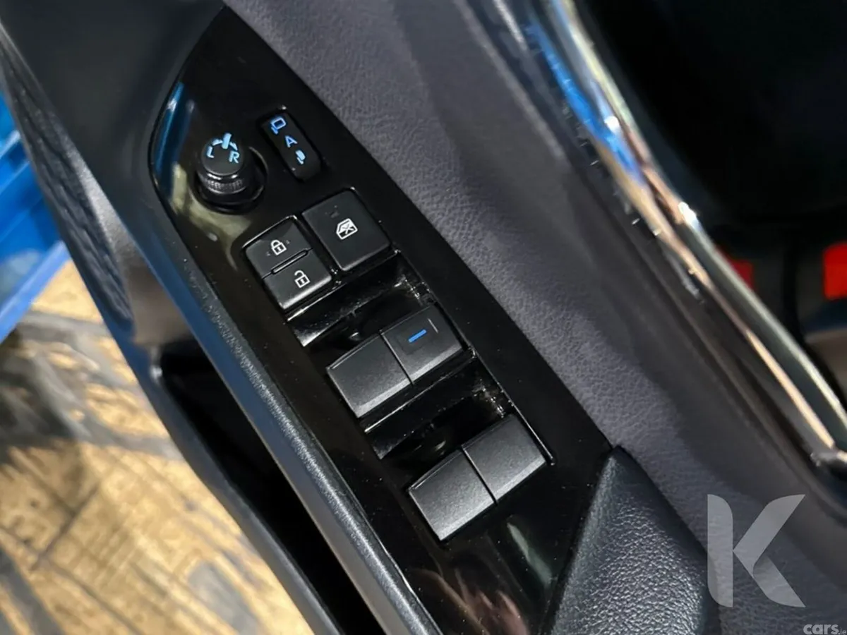 Toyota Prius Hatchback, Petrol Hybrid, 2022, Blue