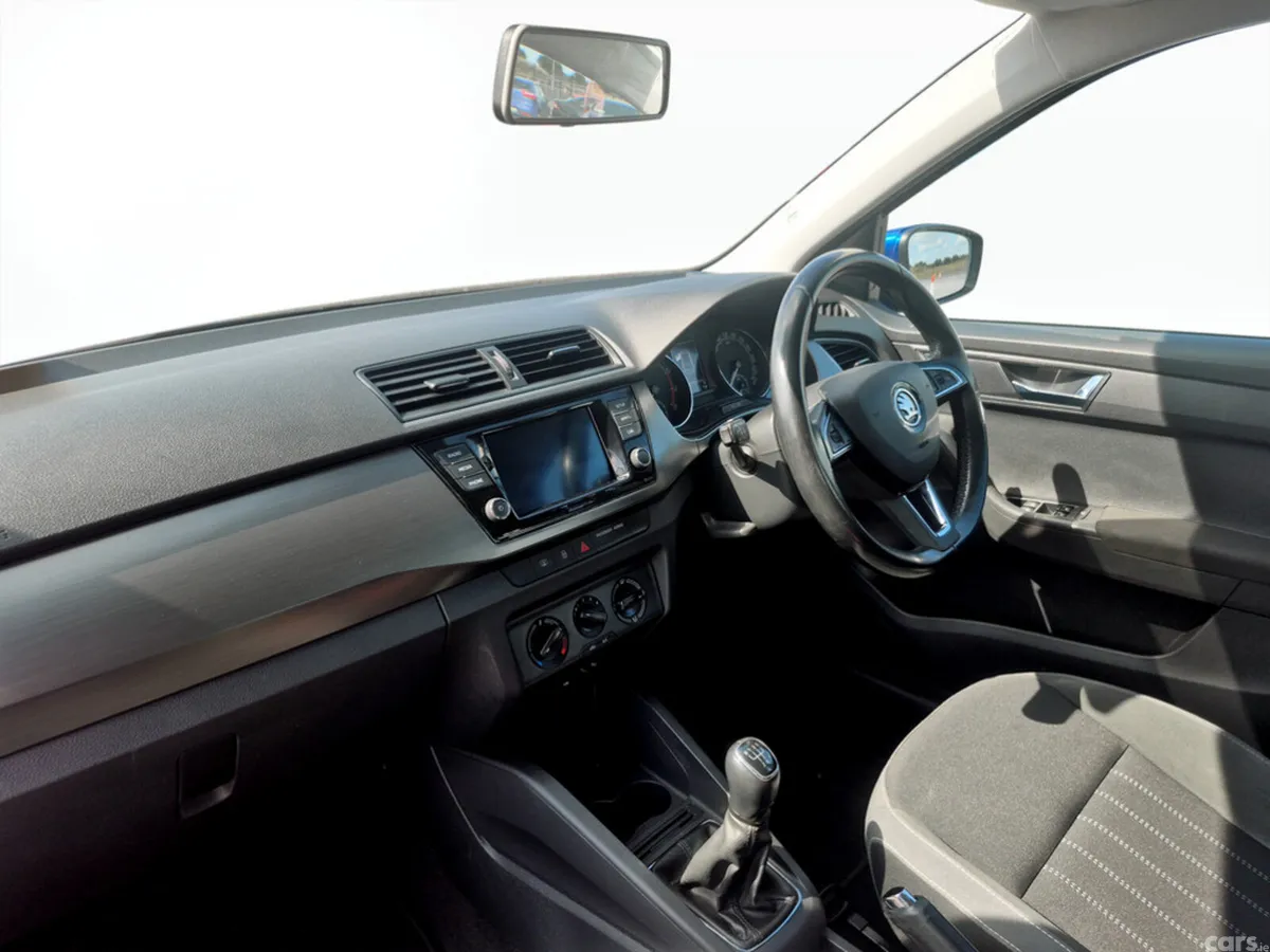 Skoda Fabia Hatchback, Petrol, 2020, Blue