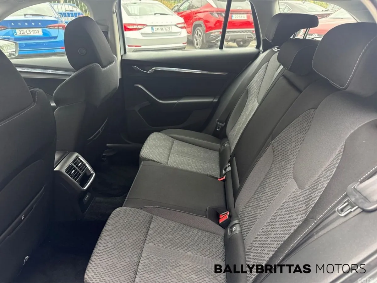 Skoda Octavia Estate, Diesel, 2021, Silver