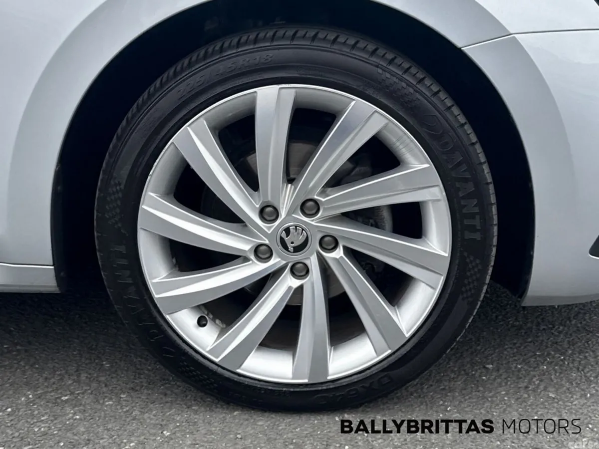 Skoda Octavia Estate, Diesel, 2021, Silver
