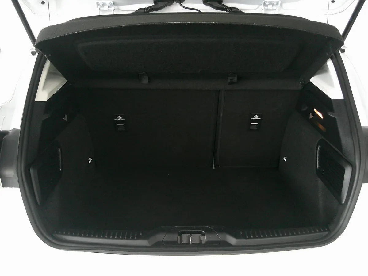 Ford Focus Hatchback, Diesel, 2022, White