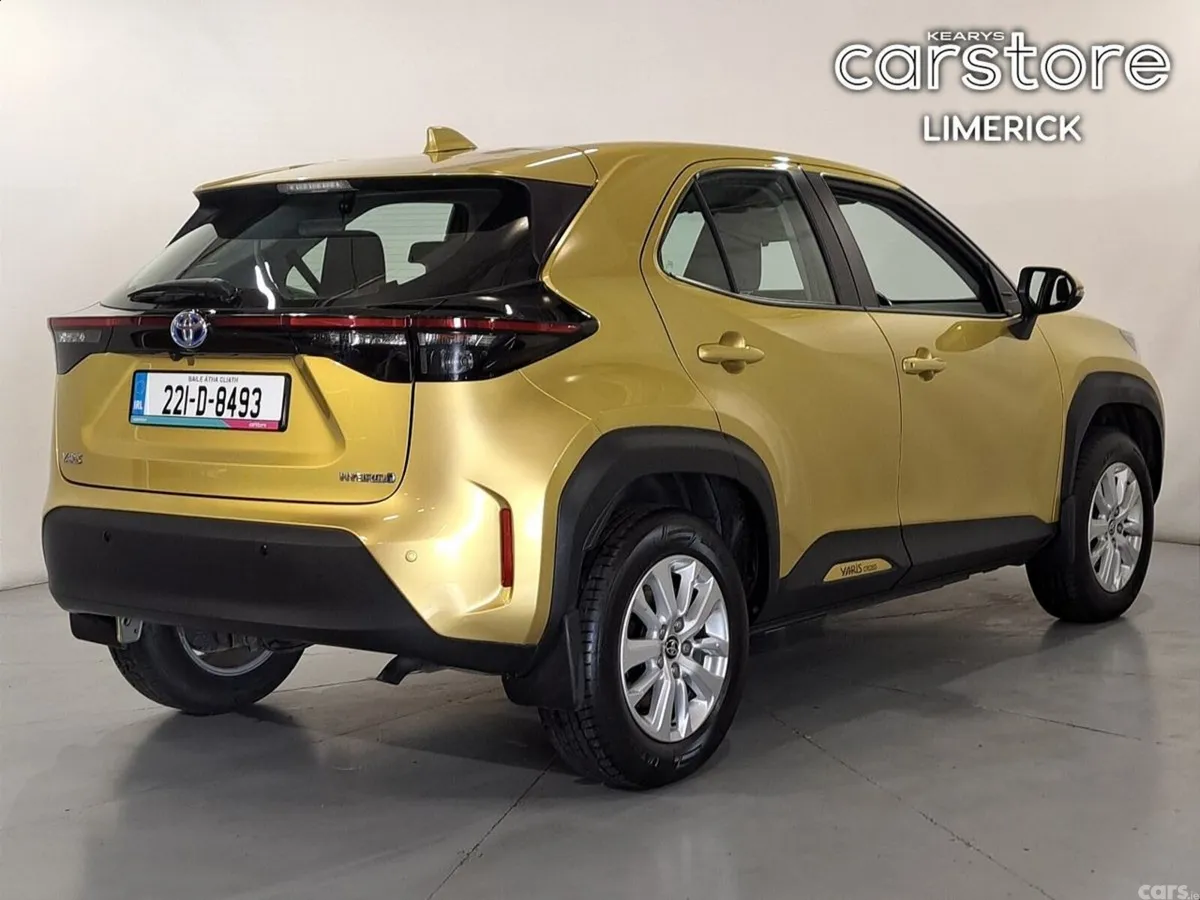 Toyota Yaris Cross Hatchback, Petrol Hybrid, 2022, Yellow