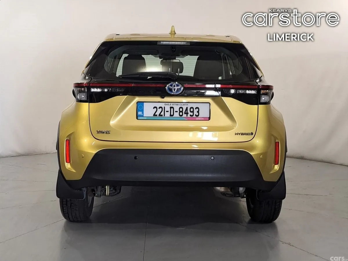 Toyota Yaris Cross Hatchback, Petrol Hybrid, 2022, Yellow