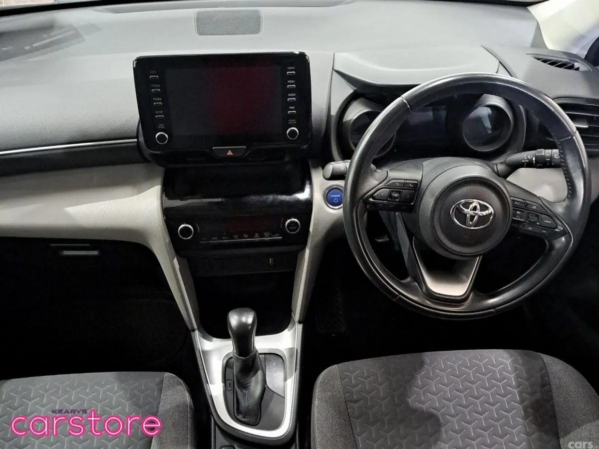 Toyota Yaris Cross Hatchback, Petrol Hybrid, 2022, Yellow