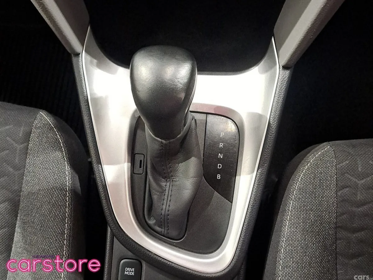 Toyota Yaris Cross Hatchback, Petrol Hybrid, 2022, Yellow