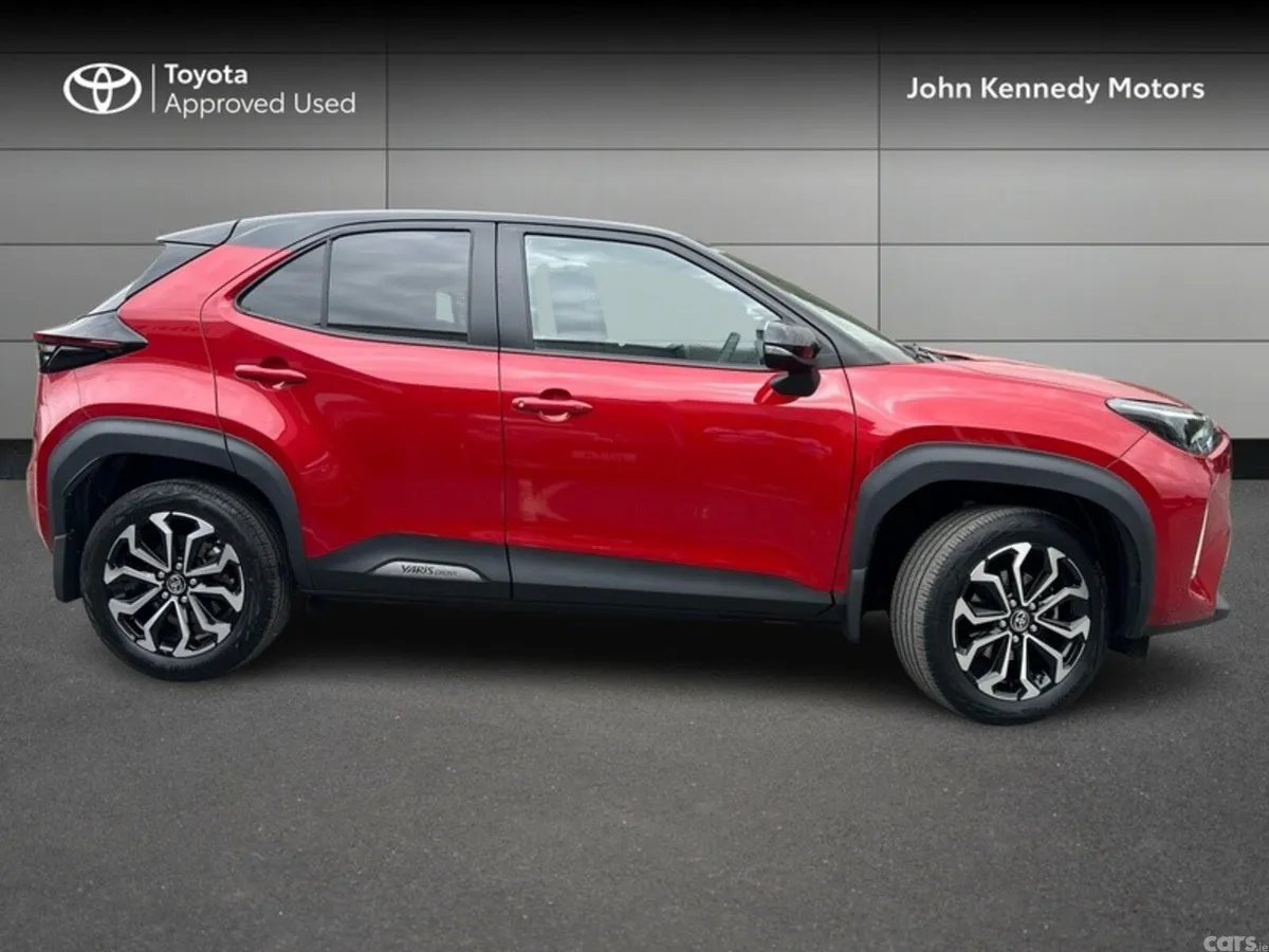 Toyota Yaris Cross Hatchback, Petrol Hybrid, 2024, Red