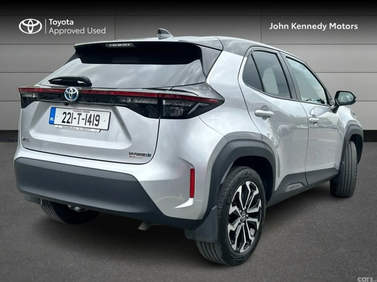 Toyota Yaris Cross Hatchback, Petrol Hybrid, 2022, Grey