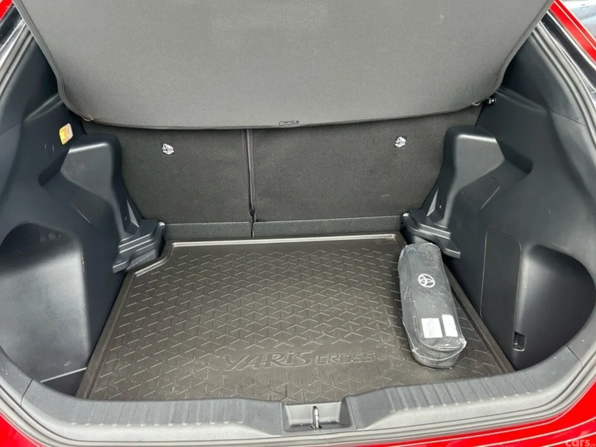 Toyota Yaris Cross Hatchback, Petrol Hybrid, 2024, Red
