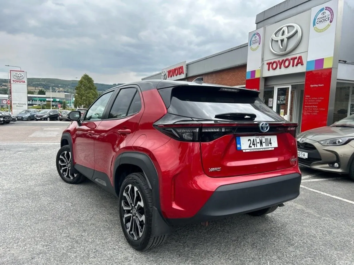 Toyota Yaris Cross Hatchback, Petrol Hybrid, 2024, Red