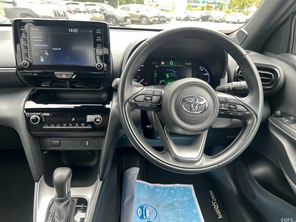 Toyota Yaris Cross Hatchback, Petrol Hybrid, 2022, Grey