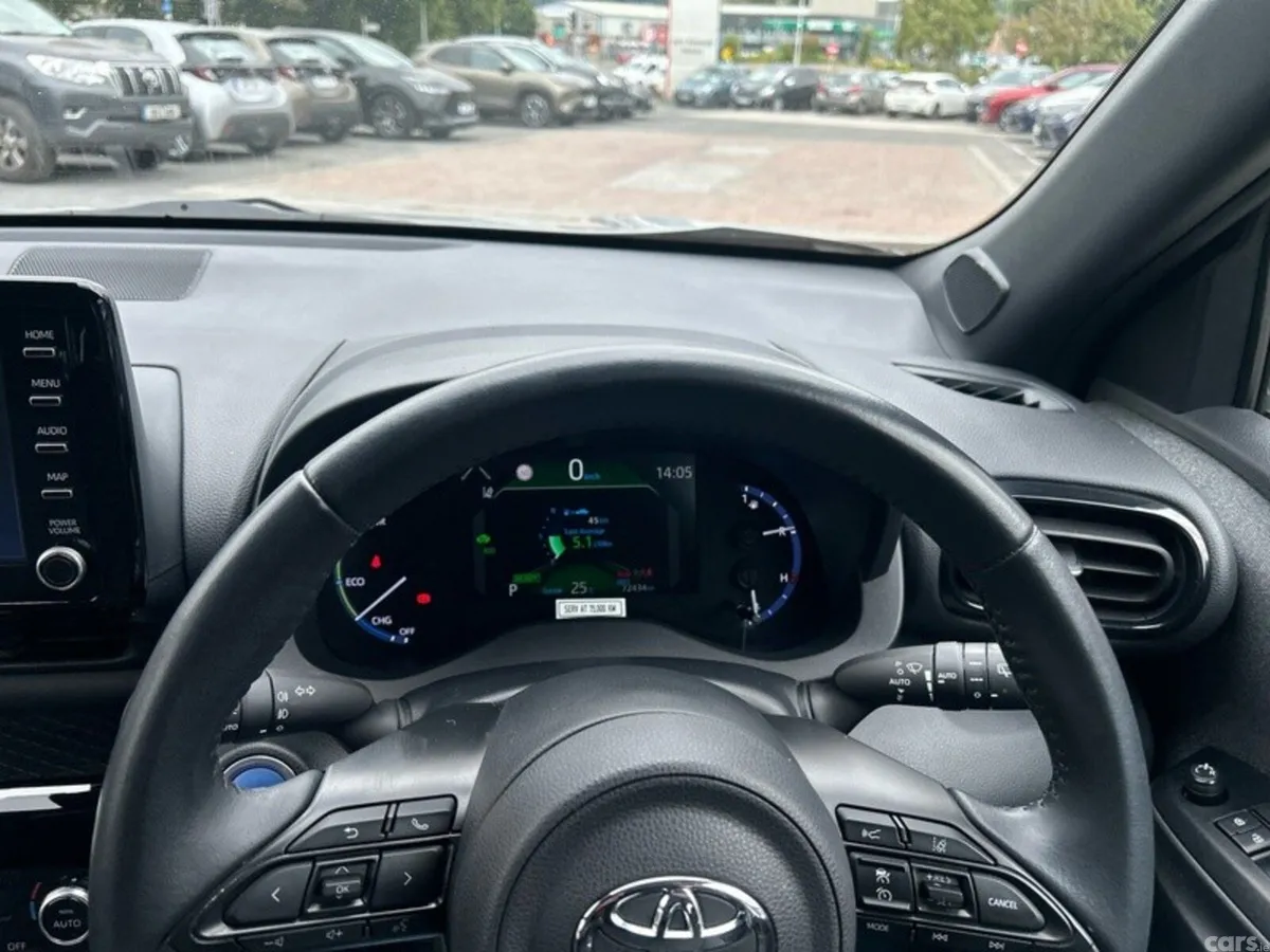 Toyota Yaris Cross Hatchback, Petrol Hybrid, 2022, Grey