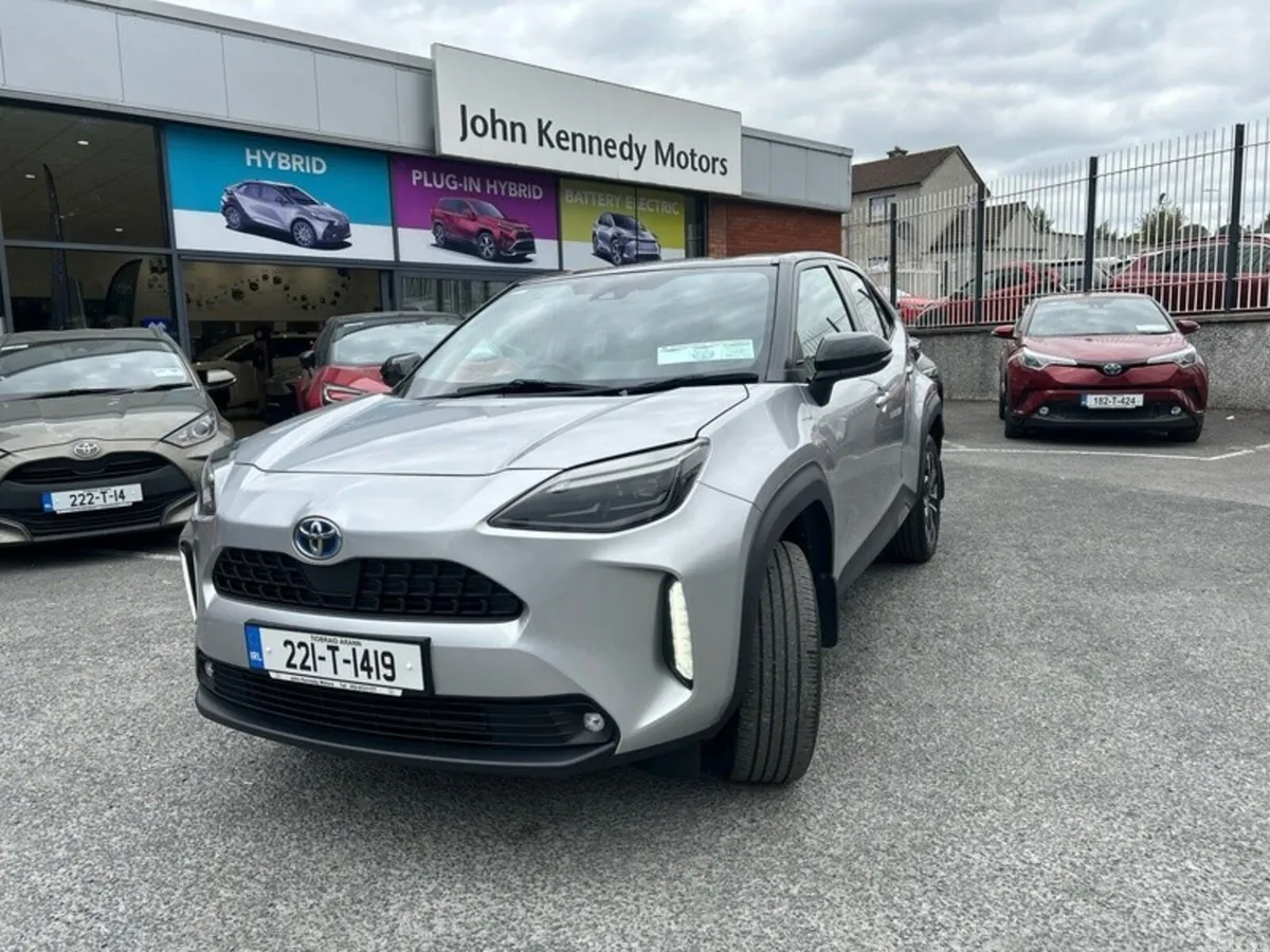 Toyota Yaris Cross Hatchback, Petrol Hybrid, 2022, Grey