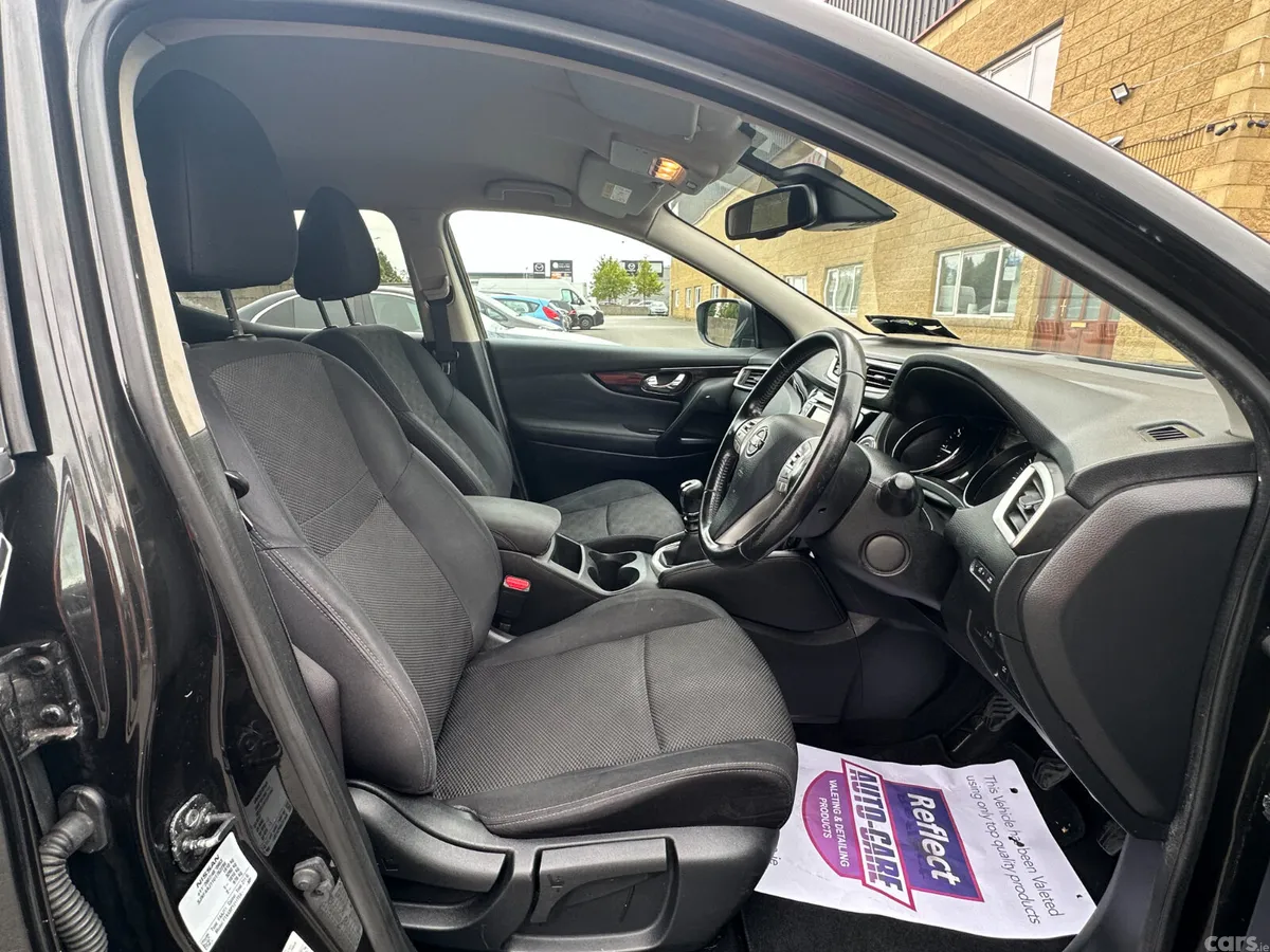 Nissan Qashqai Hatchback, Diesel, 2016, Black