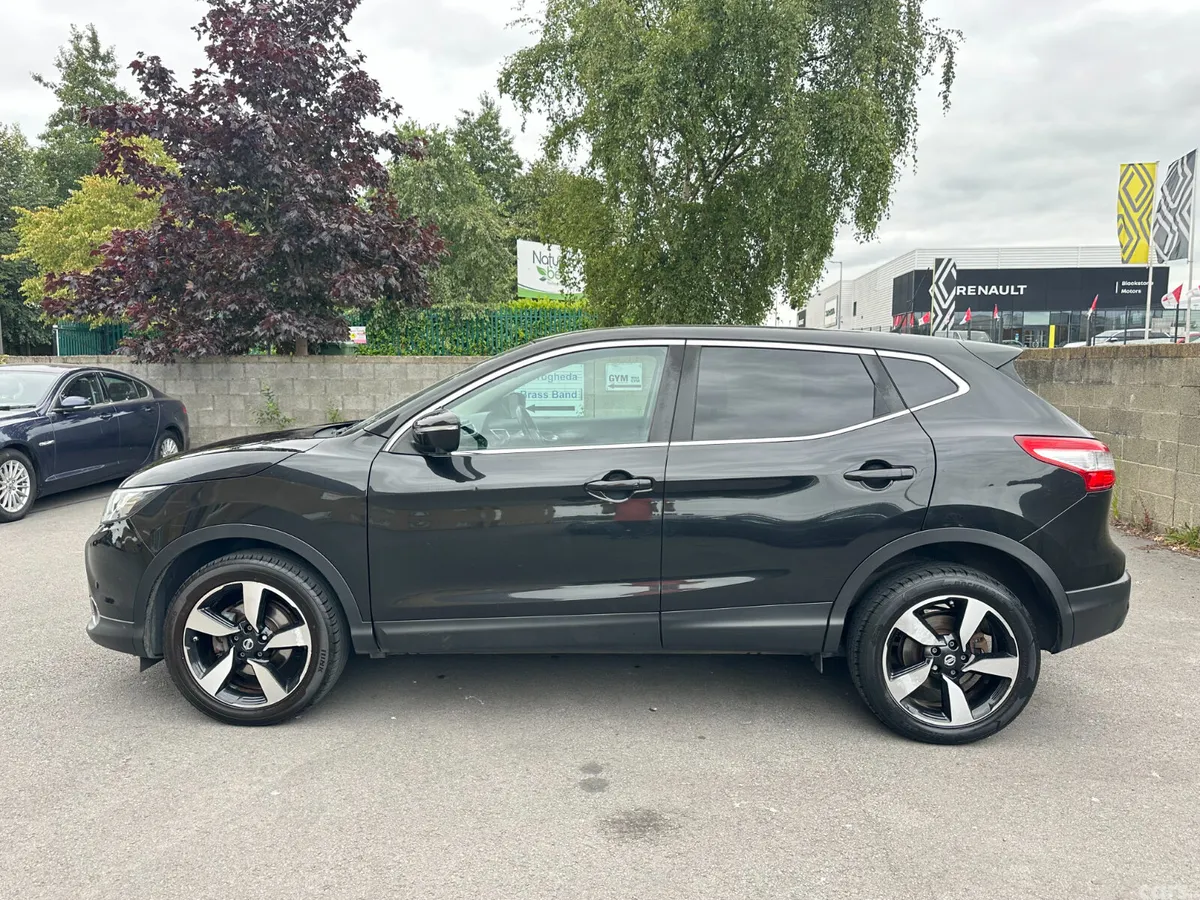 Nissan Qashqai Hatchback, Diesel, 2016, Black