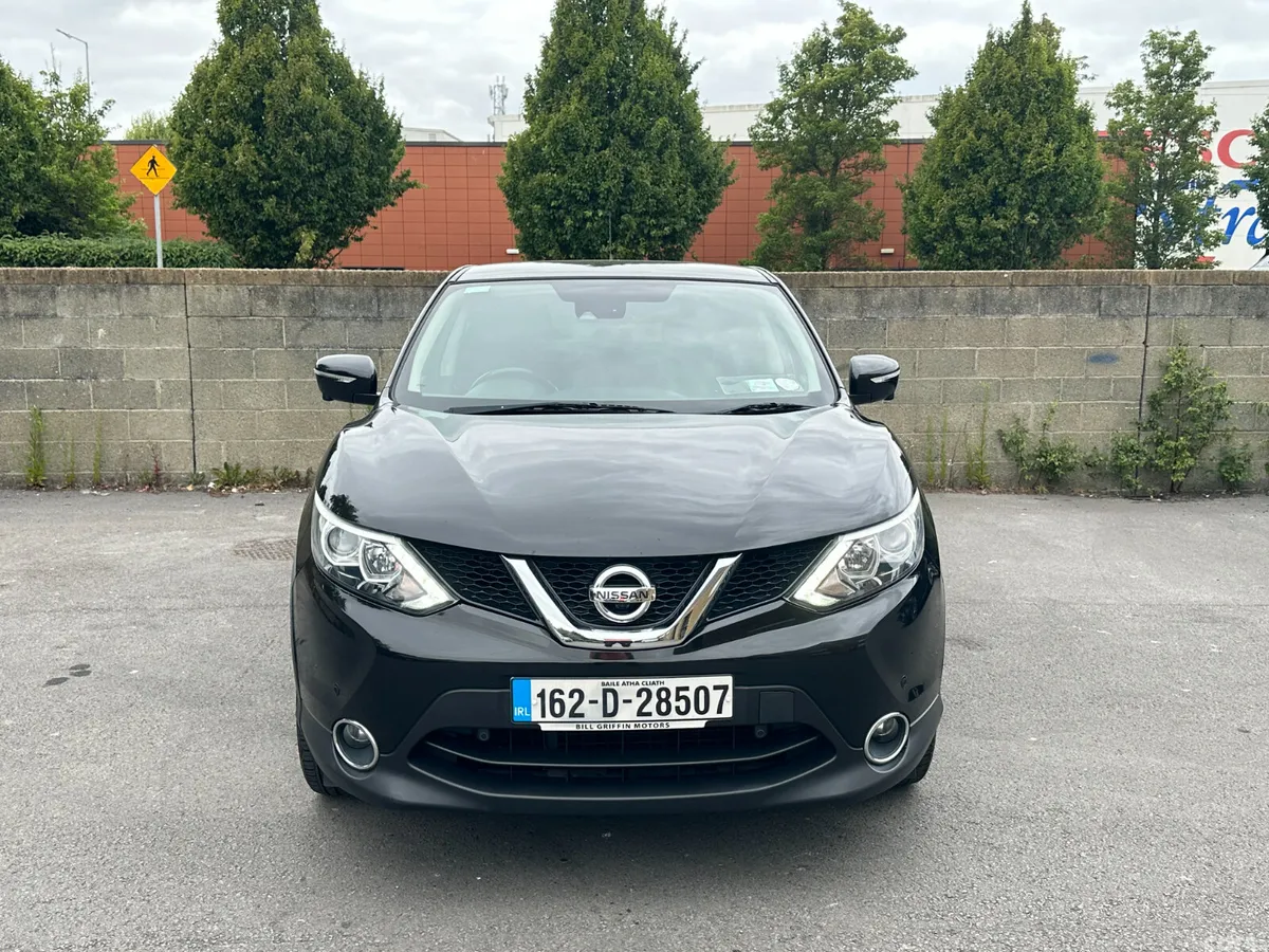 Nissan Qashqai Hatchback, Diesel, 2016, Black