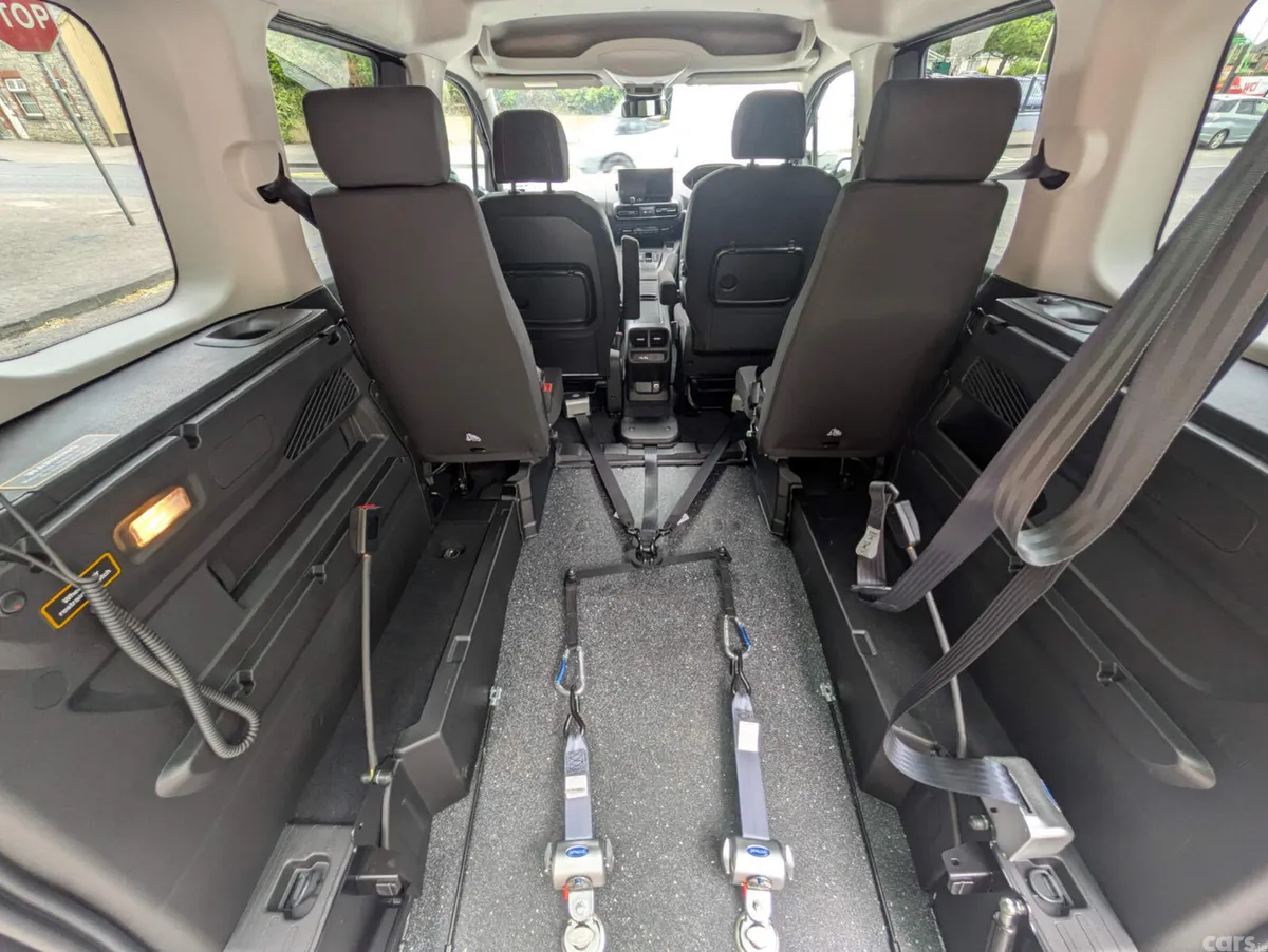 Peugeot Rifter MPV, Diesel, 2026, Black