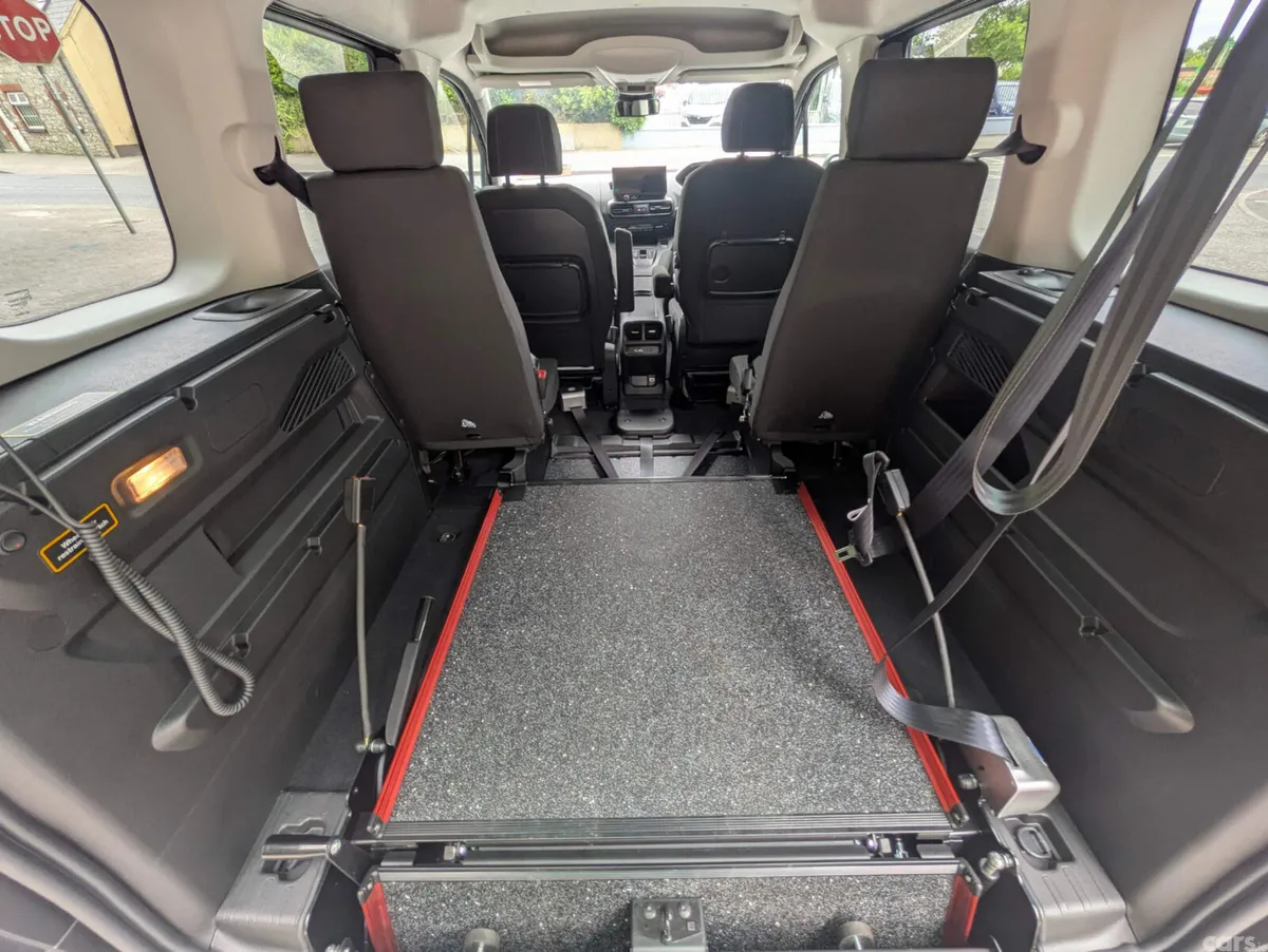 Peugeot Rifter MPV, Diesel, 2026, Black