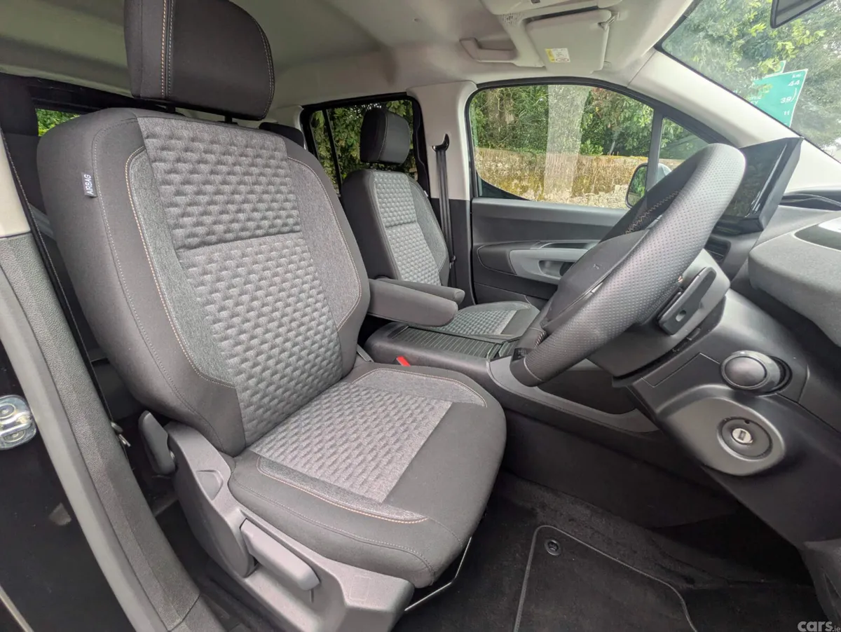 Peugeot Rifter MPV, Diesel, 2026, Black