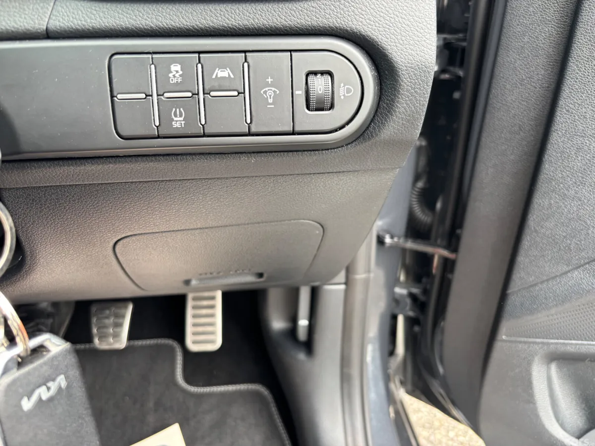 Kia Ceed Hatchback, Petrol, 2025, Grey