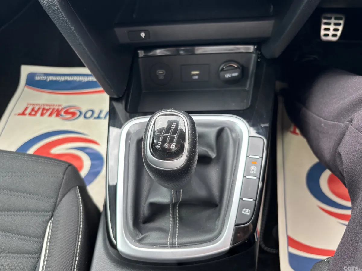 Kia Ceed Hatchback, Petrol, 2025, Grey